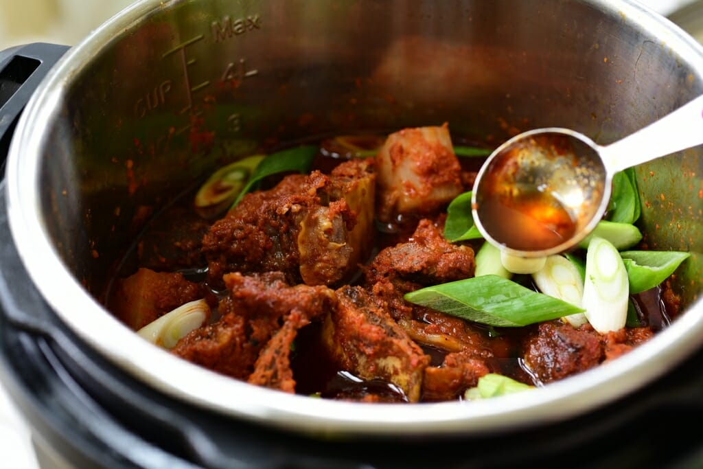 Instant Pot Spicy Galbijjim (Braised Short Ribs) Korean Bapsang