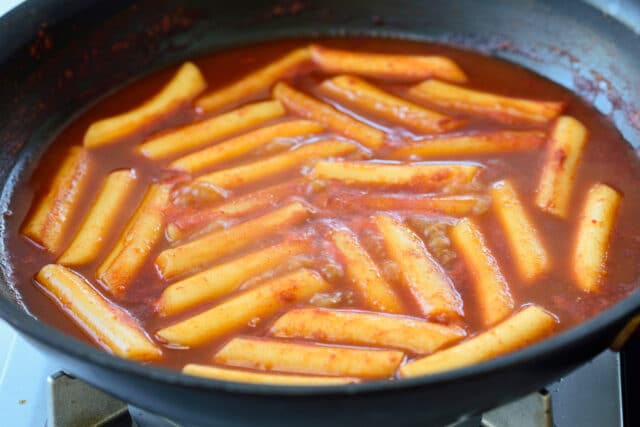 Tteokbokki (Spicy Stir-fried Rice Cakes) - Korean Bapsang