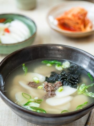 Korean rice cake soup