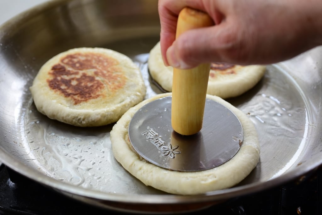 Hotteok (Korean Sweet Pancakes) Korean Bapsang