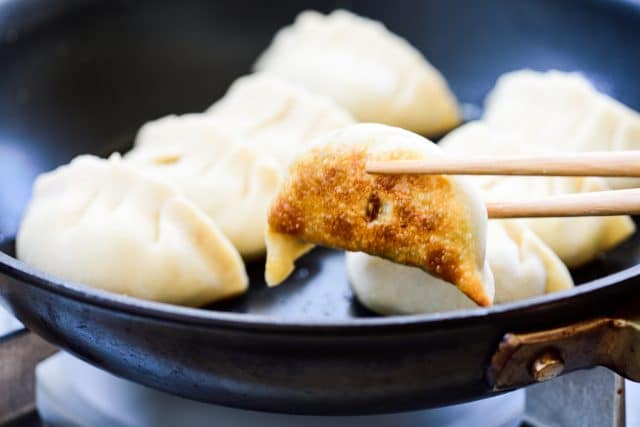 DSC6577 640x427 - Shrimp Dumplings (Saeu Mandu)