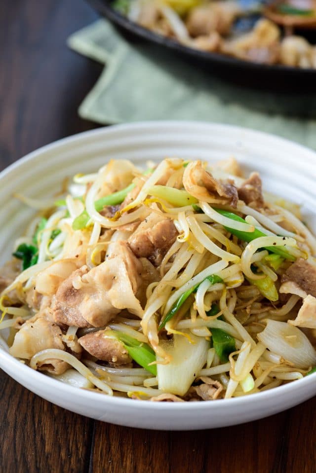 Samgyupsal sukju bokkeum (Stir fried pork belly and bean sprouts